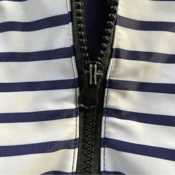 CUPSHE RASH GUARD SLEEVELESS ZIP BOYLEG SURF SNORKEL SWIMSUIT!! - Picture 11 of 15